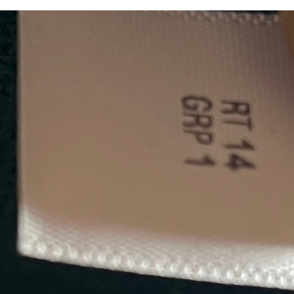 ST. JOHN COLLECTION KNIT COAT - Picture 6 of 7